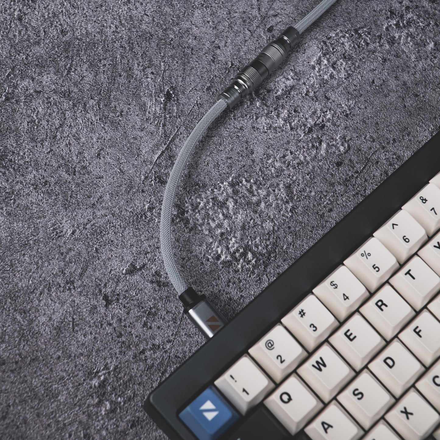 Noir Type-C Straight Cable YC8 Aviator